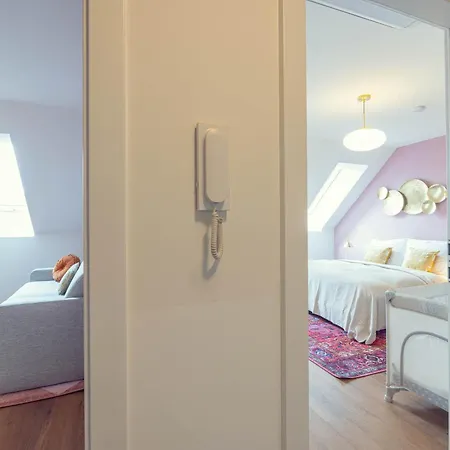 Leonart Living 51 Apartment