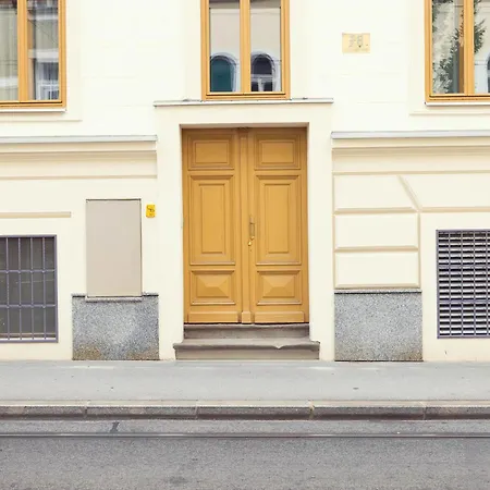 Leonart Living 51 Apartment *